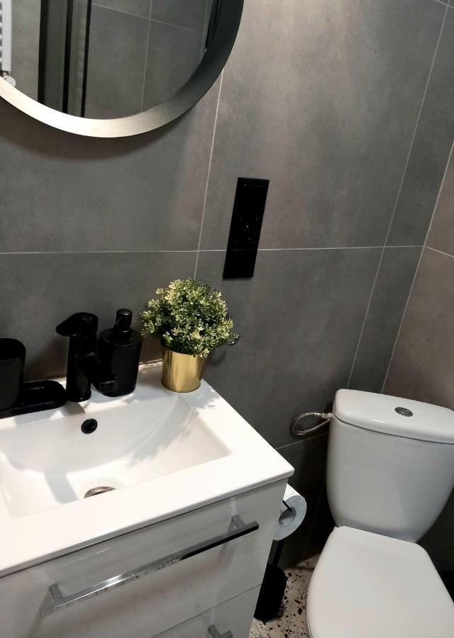 Hola Apartamenty Legionow Лодзь Екстер'єр фото